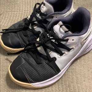 Boys Under Armour 6 Shoes